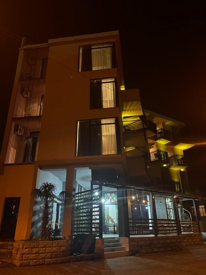 Hotel New House Kobuleti 2 Extérieur photo